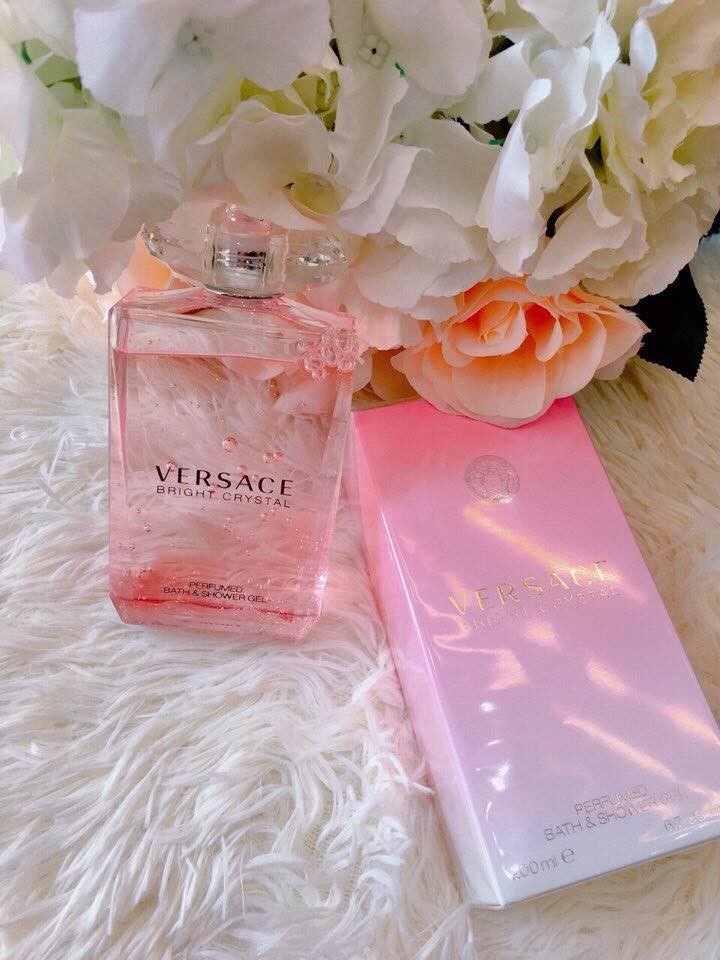 Sữa tắm gội Versace Bright Crystal